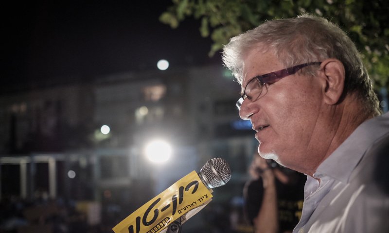 המשטרה: הסתיימה חקירתו של זאב רז בחשד להסתה