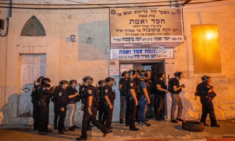 פורעים ערבים הציתו בתי כנסת, מכינה ותלמודי תורה