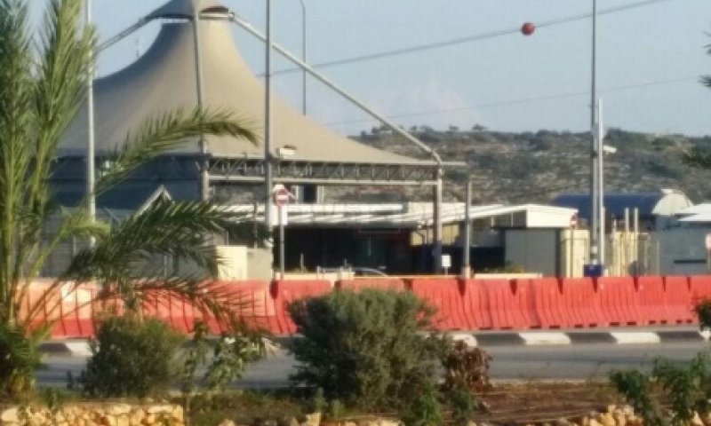 מחבלת שלפה סכין מהתיק, סירבה לעצור וחוסלה