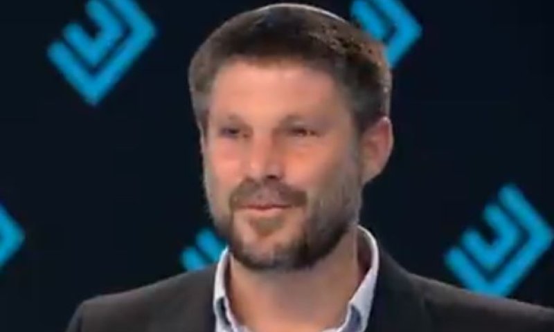 צפו: בצלאל סמוטריץ' נשנק מבכי באמצע ראיון