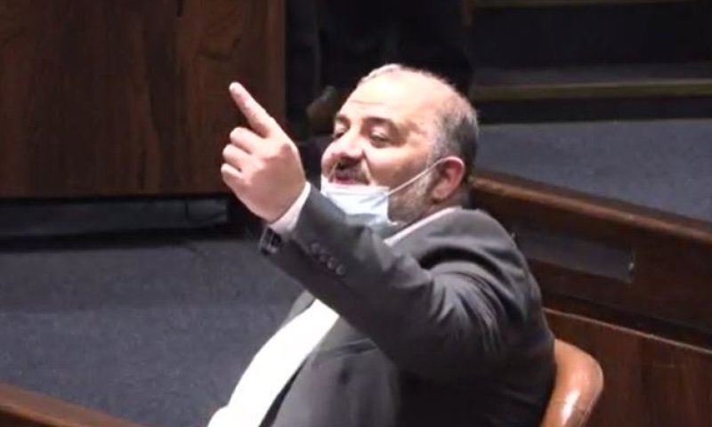 סמוטריץ' קרא לגנות את הפיגוע; כך עבאס הגיב. צפו