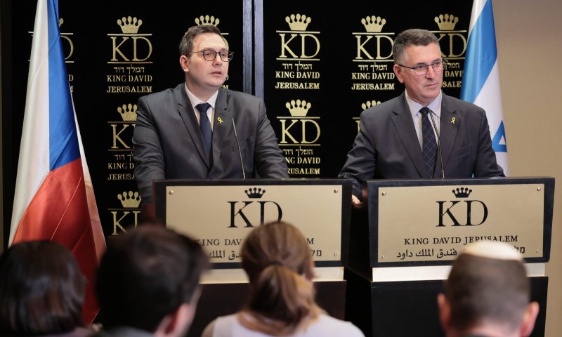 סער: "המשלחת תבחן אם יש קרקע משותפת להארכת המתווה"