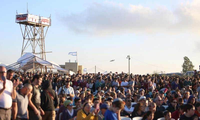 ערב הפינוי: אלפים בעצרת מחאה בנתיב האבות