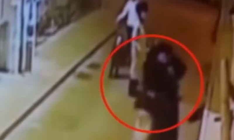 צפו: כך הותקפו סגן השר ובנו בירושלים