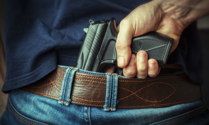 סריקות נרחבות אחרי אלמוני שניסה לחטוף נשק