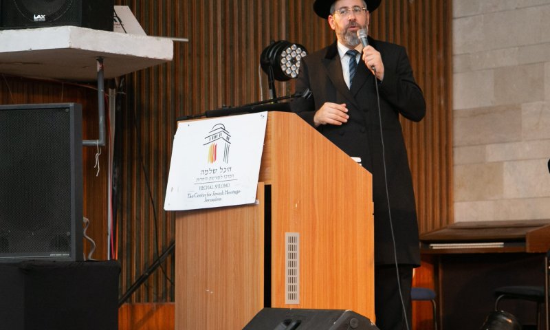 הרב לאו: "באלול הקב"ה עושה את הצעד הראשון לקראתנו"