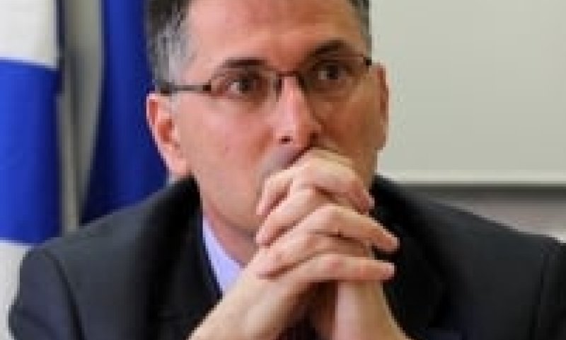 החרדים מכריזים מלחמה נגד שר החינוך גדעון סער