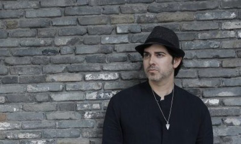 זמר בינלאומי הוציא גרסה מיוחדת לפיוט: "אל מסתתר"