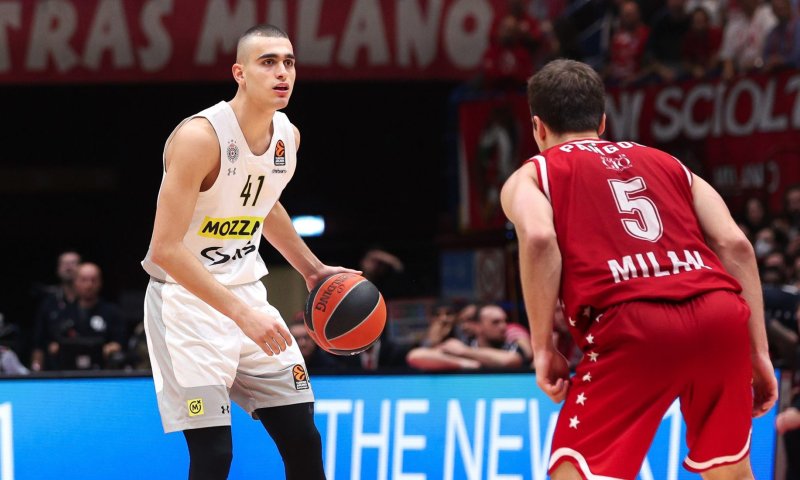 יהודי מטונף: אוהדי פרטיזן בלגרד זועמים על ים מדר