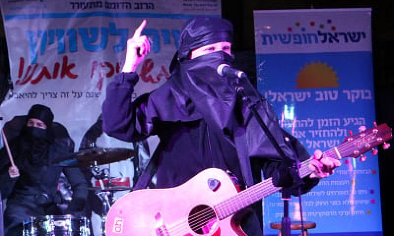 מרים הנביאה לא שרה היא רק עשתה עם השפתיים