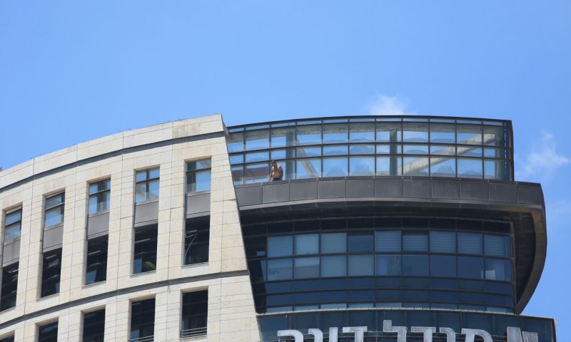 לאחר שנים בכלא: "הנוכל מספר אחד" מאיים להתאבד