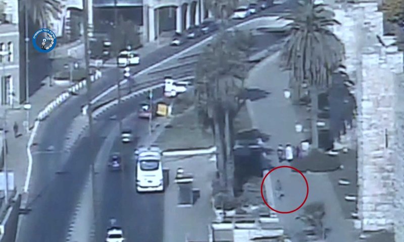 שוטרים מנעו פיגוע דקירה בסמוך לשער שכם