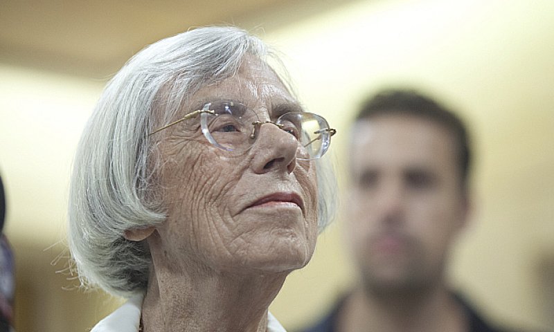 דורנר קורצת לחרדים: סבא שלי היה רב