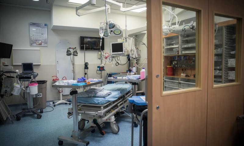 משרד הבריאות לבתי החולים: תטפלו בעזתים