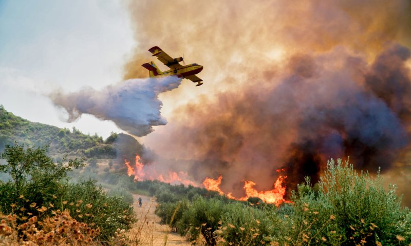 ישראל שולחת סיוע בכיבוי שריפות הענק ביוון