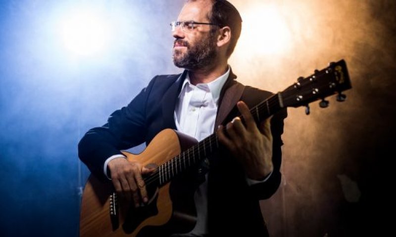 צפו: אהרן רזאל משיק קליפ מרהיב