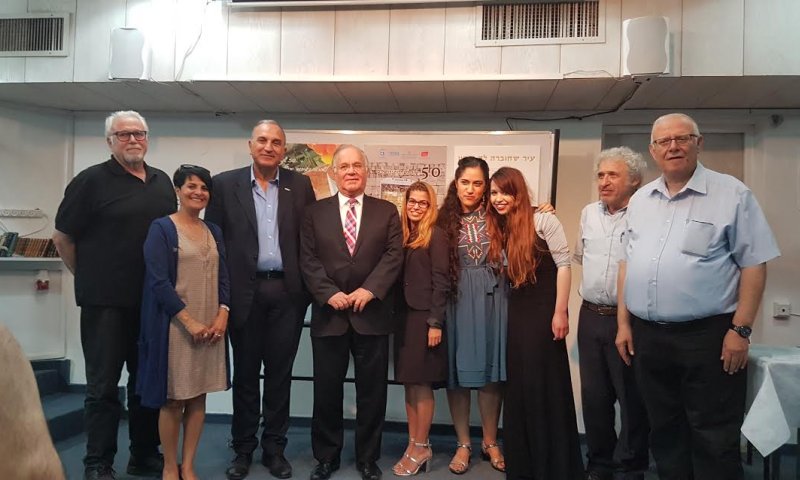 חלוקת מלגות למעצבות מצטיינות