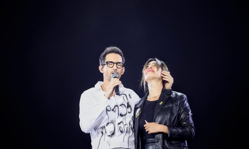 "ניצול ציני": עברי לידר מותקף על לבושו בטקס משפחות החטופים