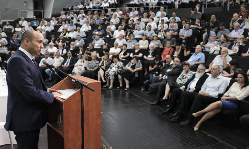 ההודעות שגרמו לבנט להתנצל בפני הרב אליהו