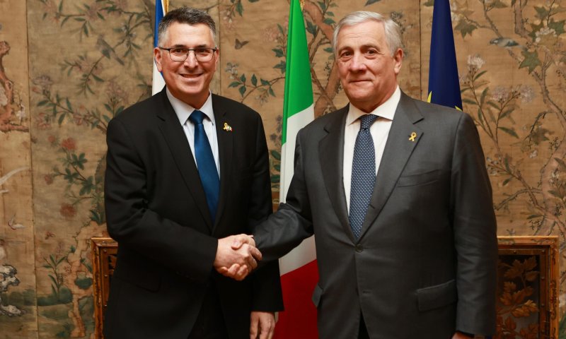 לקראת סגירת עסקה? סער קיצר את ביקורו באירופה