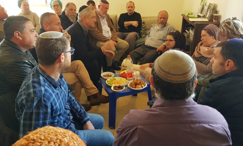 גנץ וגבאי ניחמו את משפחתה של אורי הי"ד