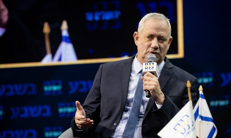 גנץ חתם על החרמת ציוד לבתי הדפוס של חמאס