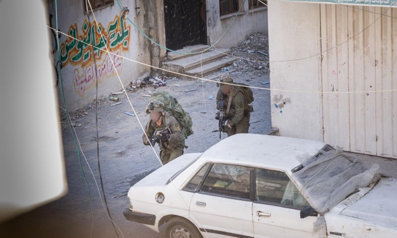 לוחמי קומנדו נלחמים בסמטאות חאן יונס | צפו