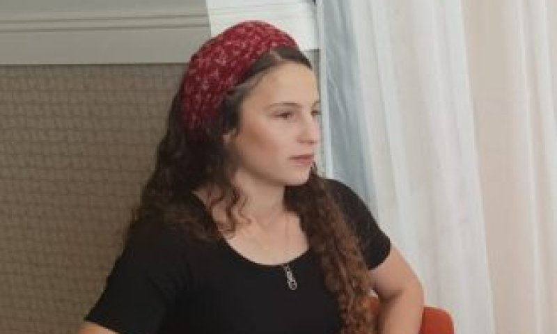 רק בת 20: הצעה מפתיעה לשריון בבית היהודי