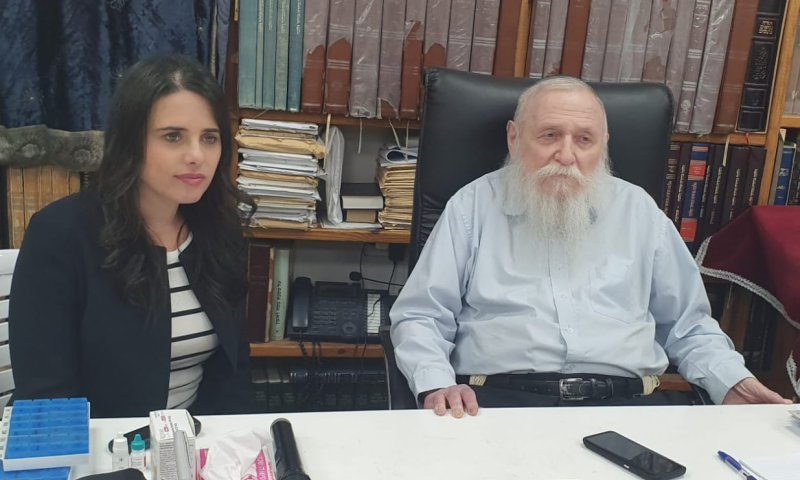 מאחורי הקלעים: השיחה של שקד והרב דרוקמן