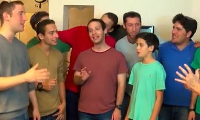 צפו: 'כיפה לייב' שרים מעוז צור