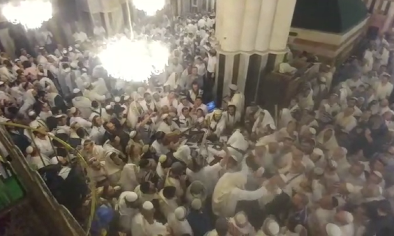 צפו: תפילת הלל עוצמתית עם הרב שמואל אליהו