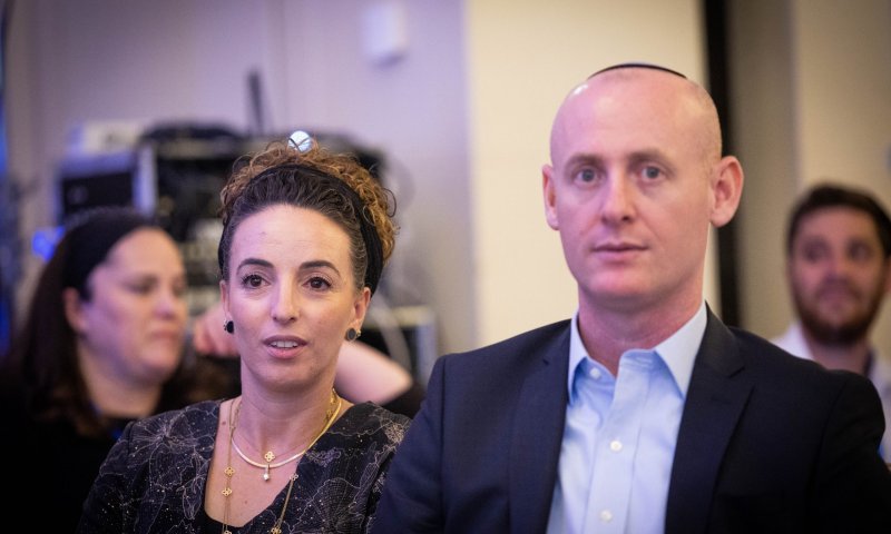 התנאי להעסקה בלשכת סילמן: ראיון אצל שמוליק