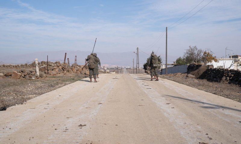 דוהרים לתוך שטח האויב: צפו ברגע הכניסה של כוח הצנחנים לסוריה