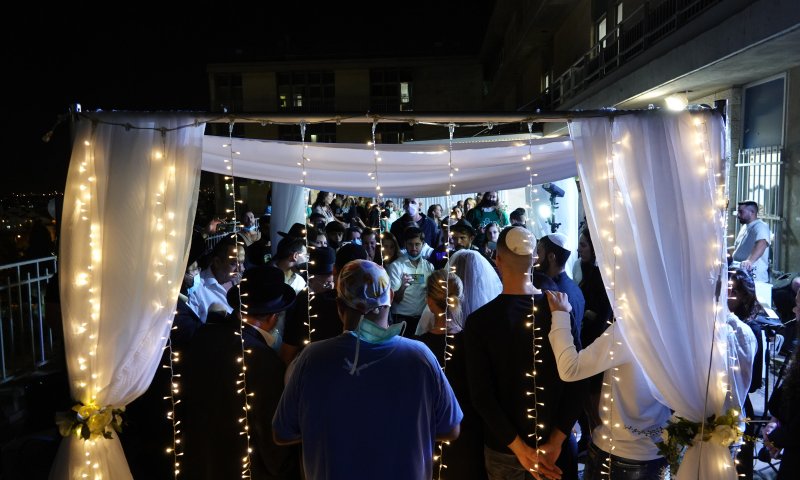 מרגש: החולה הקשה ביותר התחתן במחלקת הקורונה