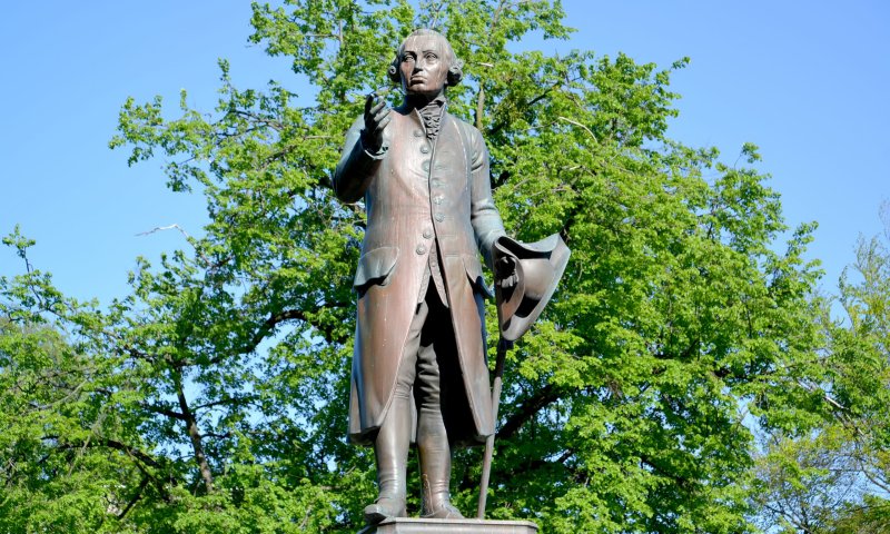 צפו: קצר על הפרשה | האם מוסר של גויים חשוב לנו?