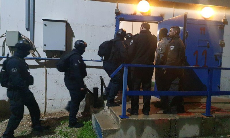 11 טלפונים נתפסו במבצע של השב"ס בבתי הסוהר
