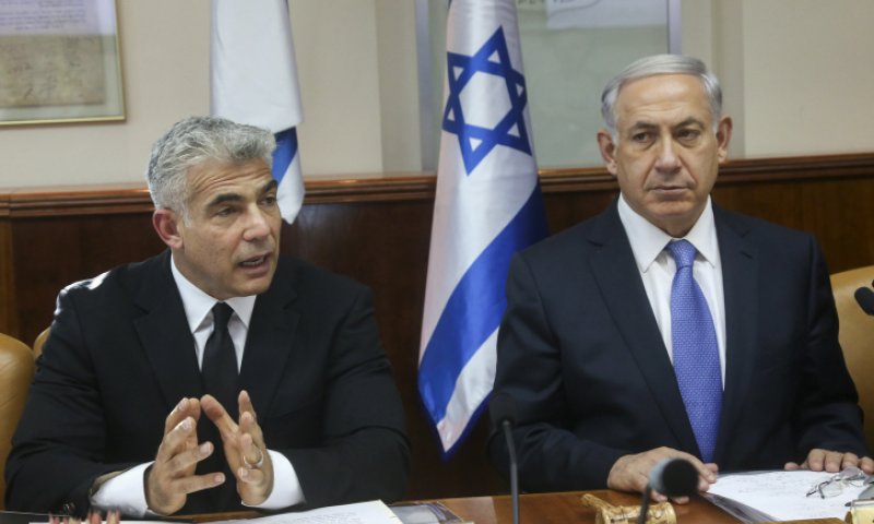 לפיד בשיא של מנדטים, נתניהו צונח