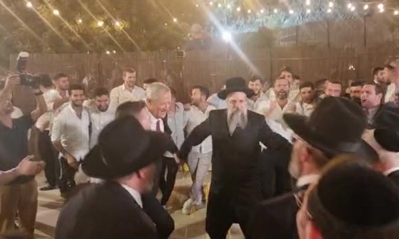 ירקוד גם בשבוע הבא? צפו בגנץ מפזז בחתונה חרדית