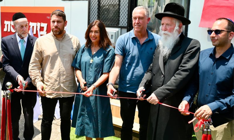 תפילת הדרך: זה הכביש המרכזי בו נחנך בית כנסת