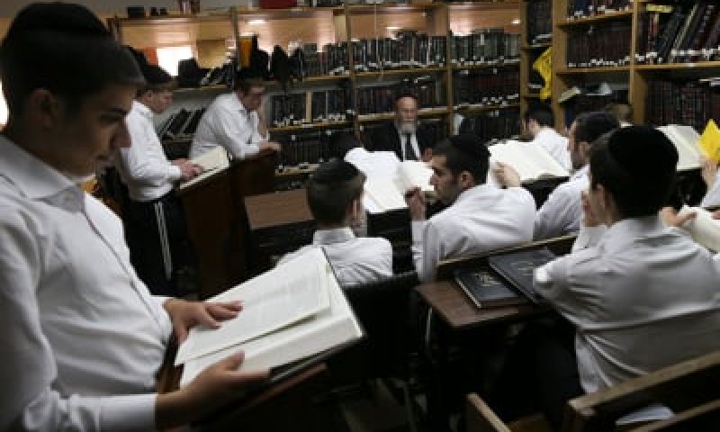 בג"צ החליט: אסור למדינה להעביר כסף לישיבות החרדיות