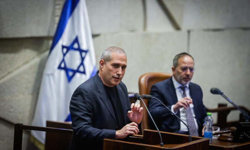 חבר הכנסת חושף: "אני מחפש אישה"