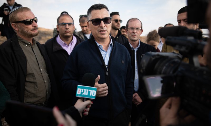 "הלוואי הייתה לי תקשורת מלטפת כמו שיש לנתניהו"