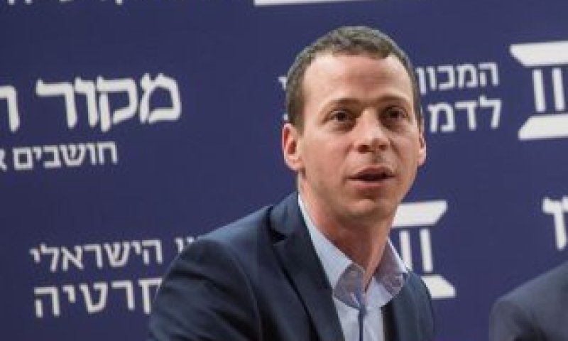 אין קשר לציונות דתית? עמית סגל עוקץ את נתניהו