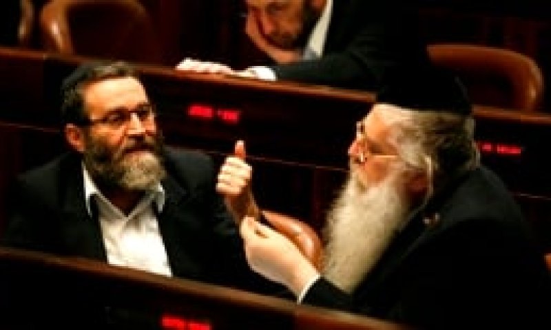 חשש בימין: 'חוק האברכים' תמורת המשך הקפאת הבנייה