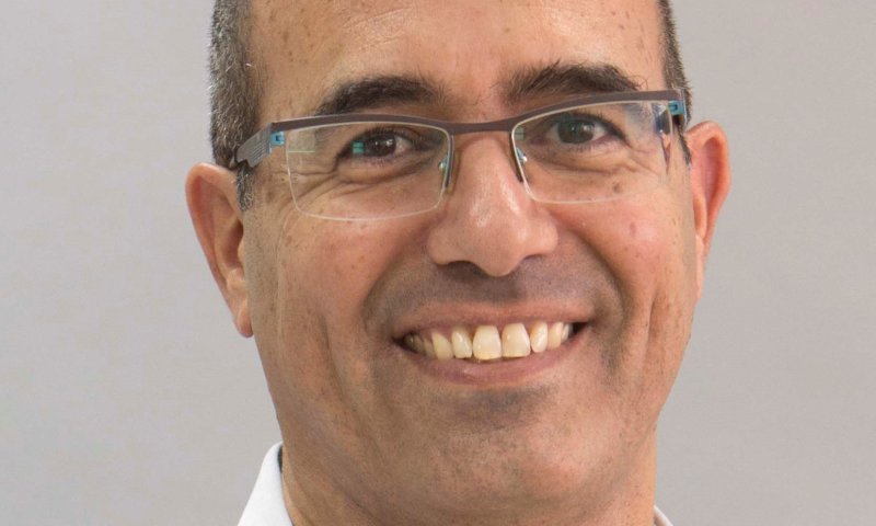 הספר של ארז תדמור- קריאת השכמה לימין