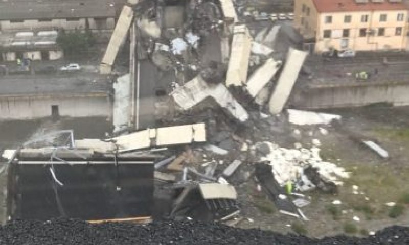 צפו: תיעוד חדש של רגע קריסת הגשר באיטליה