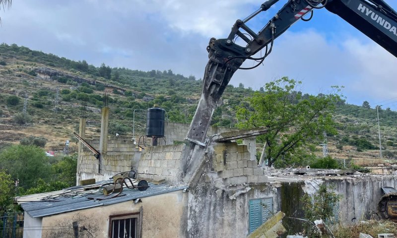 הריסת מבנים ופינוי פלישה חקלאית בכפר ערבי