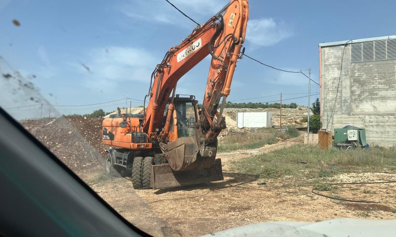 המאבק על שטחי C: הוחרם דחפור במהלך בנייה לא חוקית