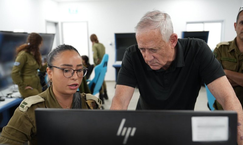 גנץ: הירי מרפיח הוא הוכחה שחייבים לפעול בכל מקום