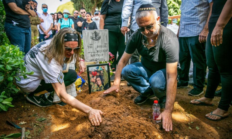 החפירות בקברו של עמית בן יגאל הי"ד: נעצרה חשודה